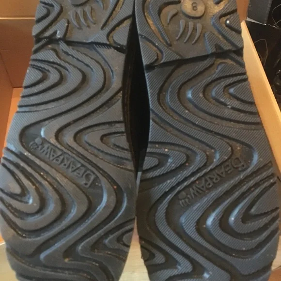 NWT Black Suede & Sheepskin Cable Knit Buckle Bear Paw Candice Boots - Picture 12 of 13